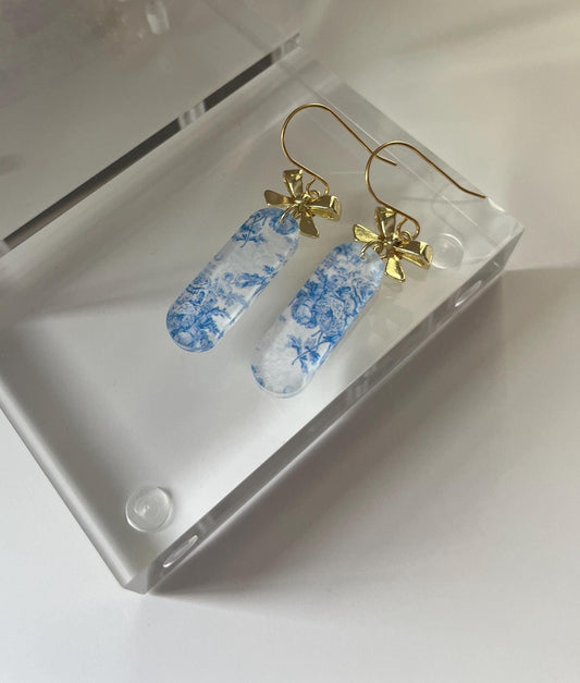 Acrylic Bar Earrings with Gold Bows